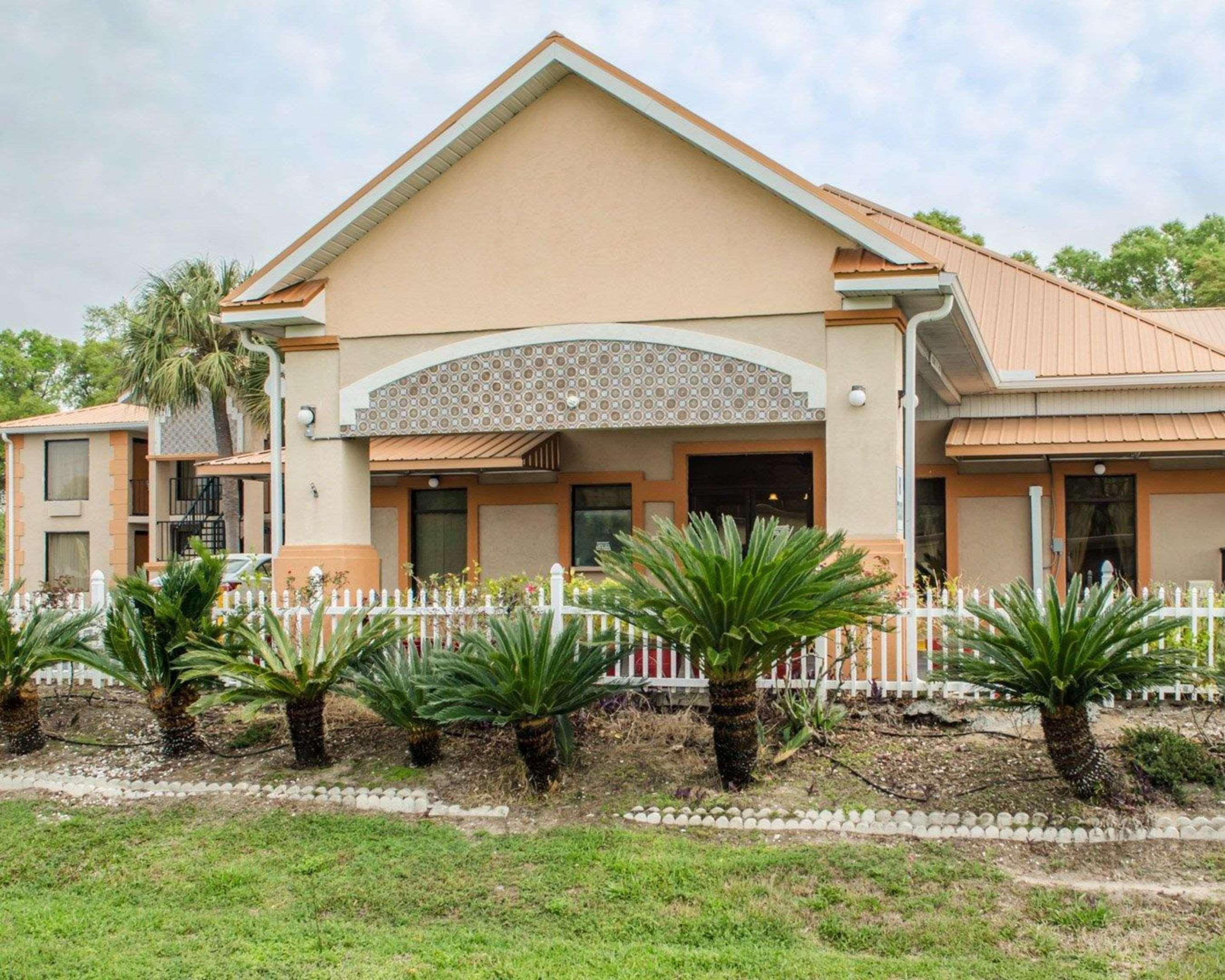Quality Inn Near Manatee Springs State Park Chiefland Exterior foto